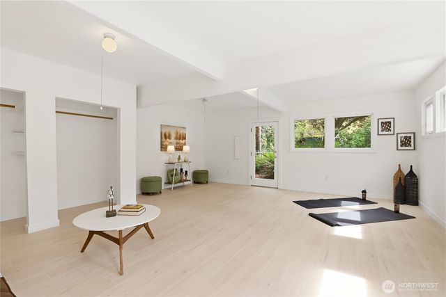 10472 NE Sunrise Bluff Lane, Bainbridge Island, WA 98110