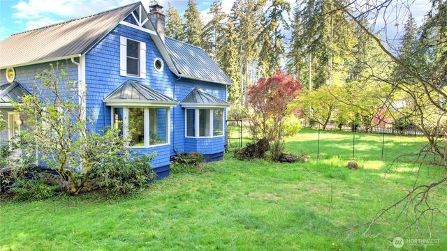 10472 NE Sunrise Bluff Lane, Bainbridge Island, WA 98110