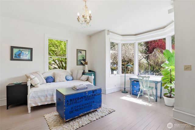 10472 NE Sunrise Bluff Lane, Bainbridge Island, WA 98110