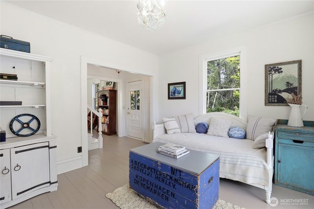 10472 NE Sunrise Bluff Lane, Bainbridge Island, WA 98110
