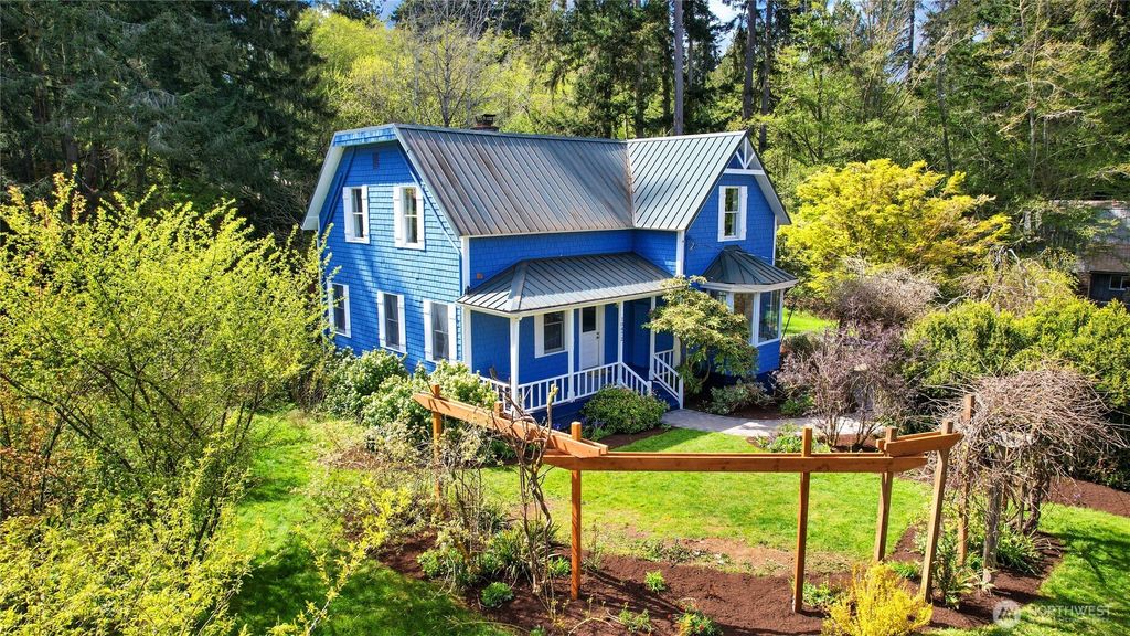 10472 NE Sunrise Bluff Lane, Bainbridge Island, WA 98110