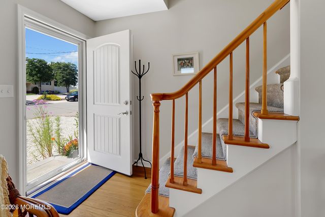 203 Riverside Drive N, Brick, NJ 08724