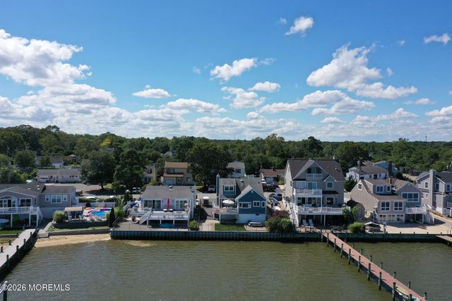 203 Riverside Drive N, Brick, NJ 08724