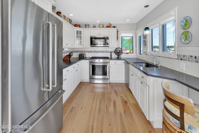 203 Riverside Drive N, Brick, NJ 08724