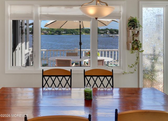 203 Riverside Drive N, Brick, NJ 08724