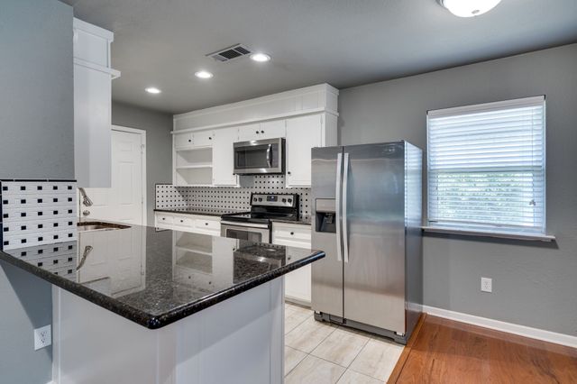 6980 Cox Lane, North Richland Hills, TX 76182