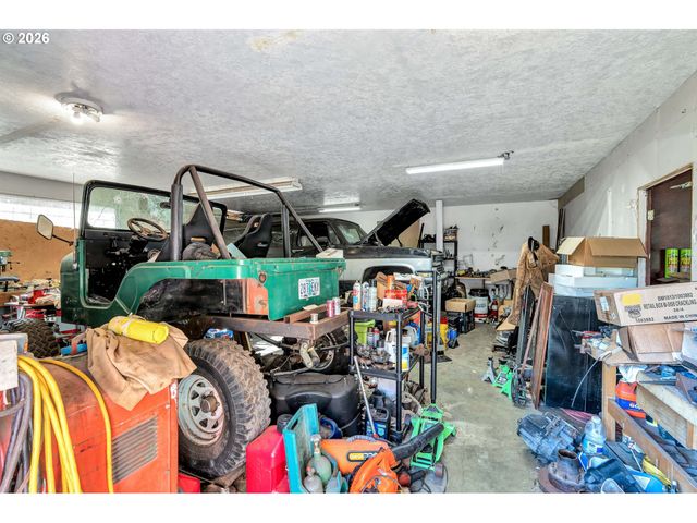 24051 S UPPER HIGHLAND Rd, Colton, OR 97017
