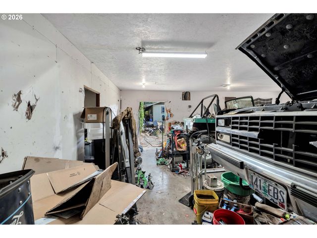24051 S UPPER HIGHLAND Rd, Colton, OR 97017