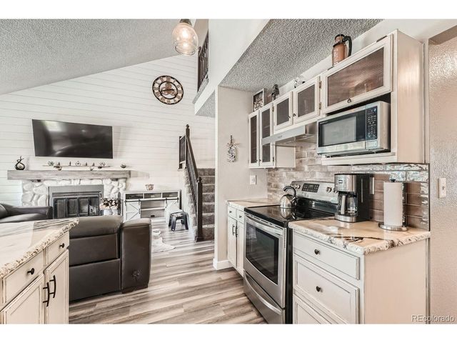 5954 S Netherland Cir, Centennial, CO 80015