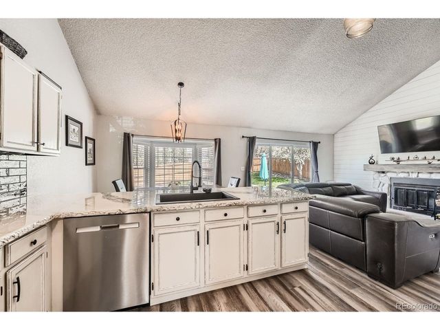 5954 S Netherland Cir, Centennial, CO 80015