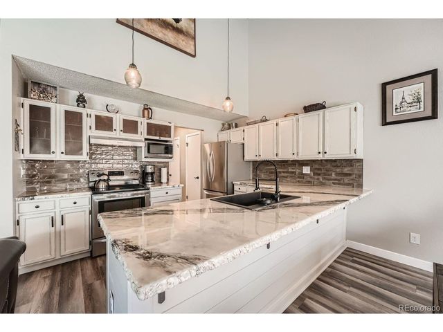 5954 S Netherland Cir, Centennial, CO 80015