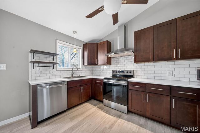 3065 Laurel Village Circle, St Peters, MO 63376