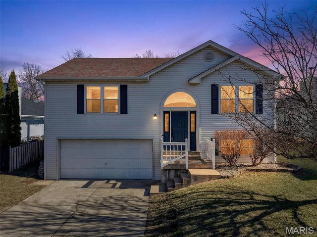 3065 Laurel Village Circle, St Peters, MO 63376
