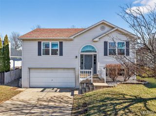 3065 Laurel Village Circle, St Peters, MO 63376