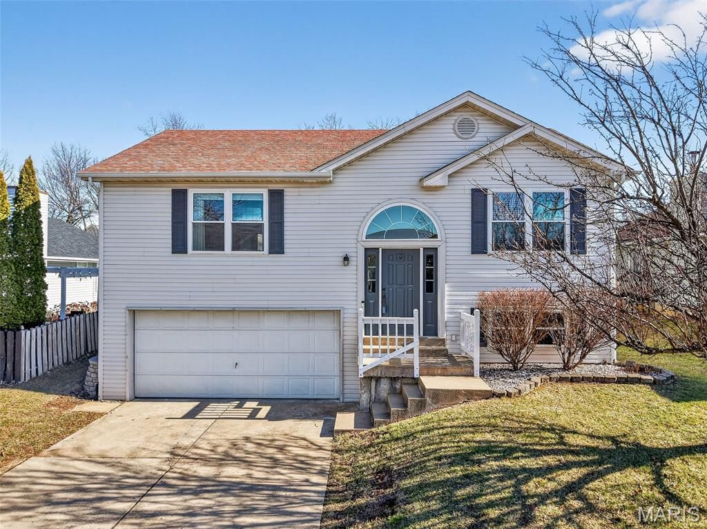 3065 Laurel Village Circle, St Peters, MO 63376