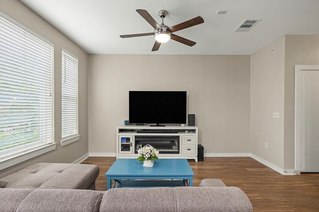 1900 Barton Springs RD 5033, Austin, TX 78704