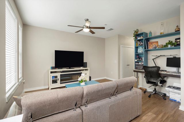 1900 Barton Springs RD 5033, Austin, TX 78704