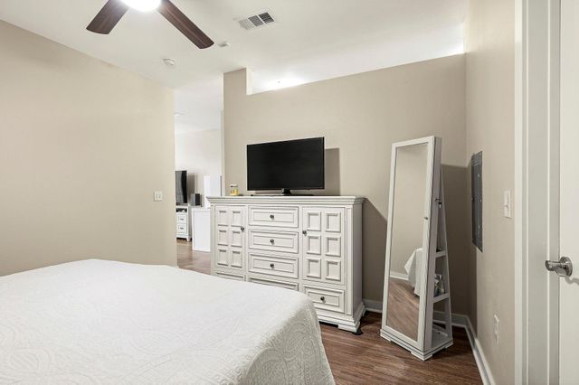 1900 Barton Springs RD 5033, Austin, TX 78704