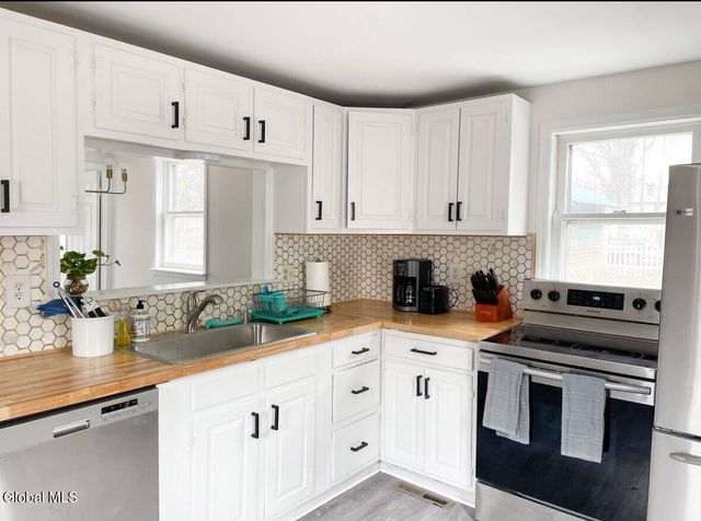 35 State Street, Saratoga Springs, NY 12866