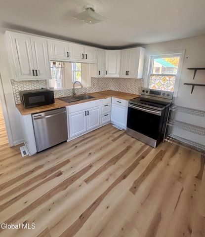 35 State Street, Saratoga Springs, NY 12866