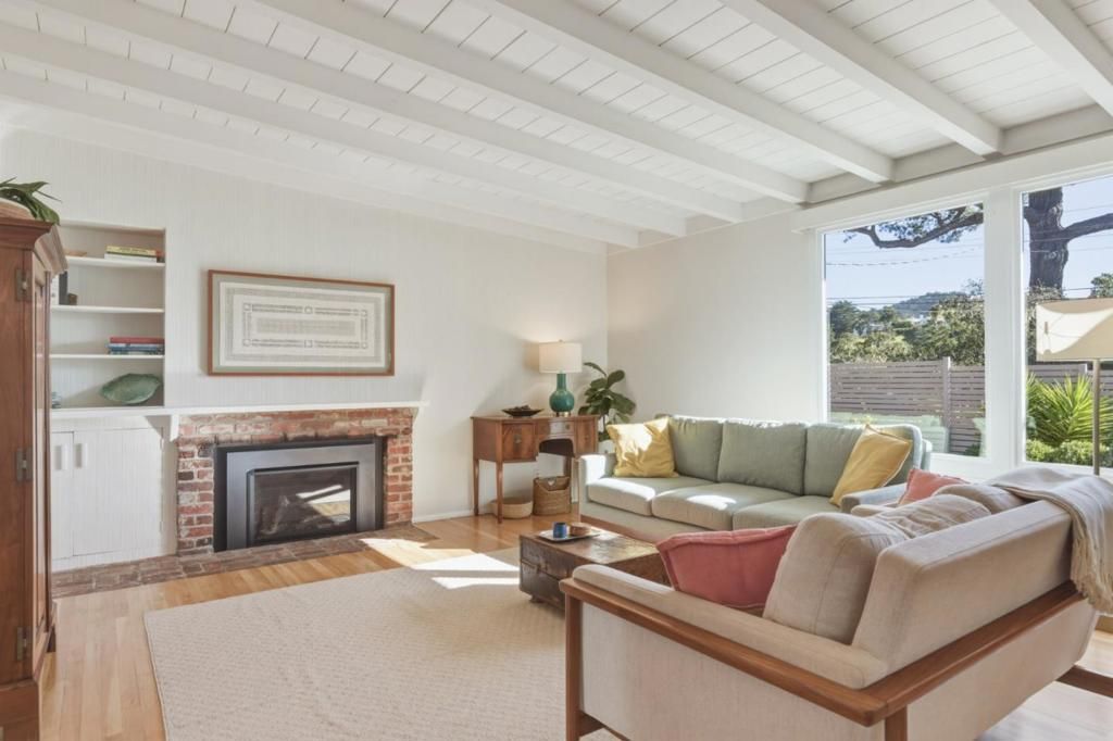 Image 14 of property listing at 25037 Valley Place, Carmel, CA 93923