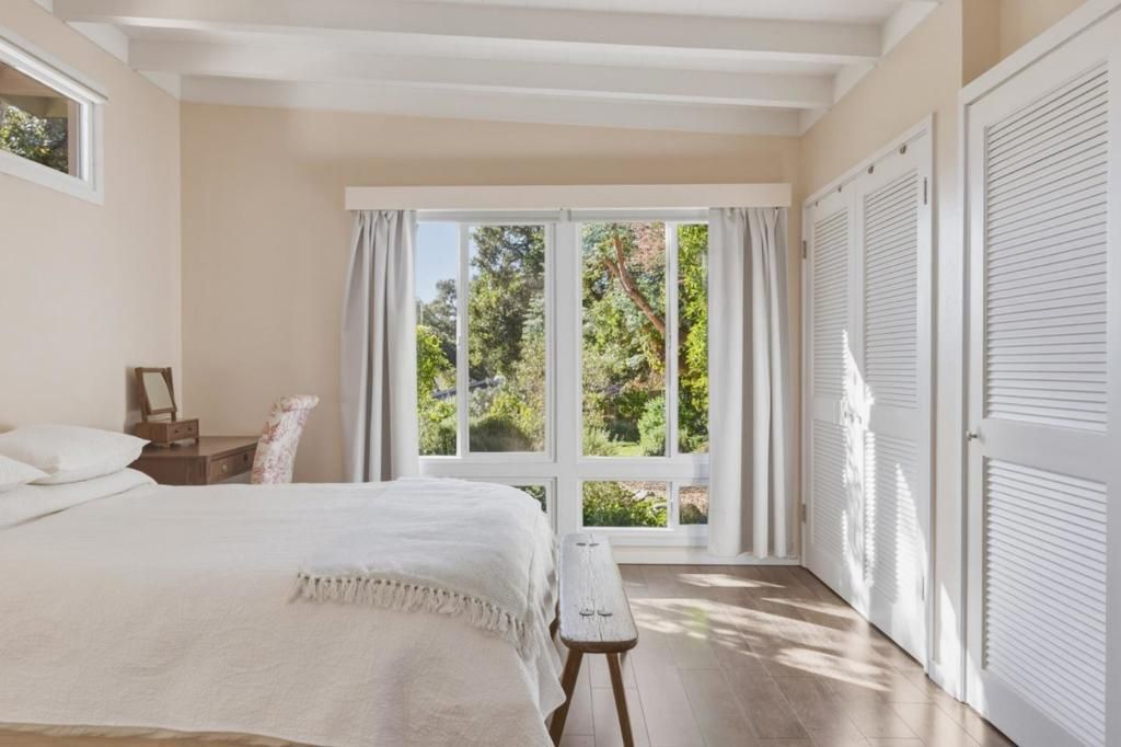 Image 21 of property listing at 25037 Valley Place, Carmel, CA 93923