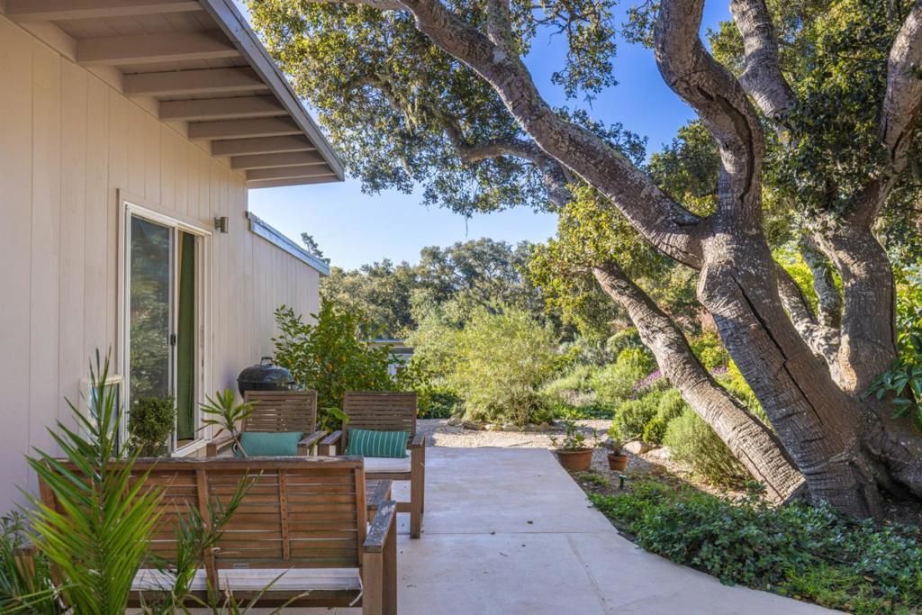 Image 25 of property listing at 25037 Valley Place, Carmel, CA 93923