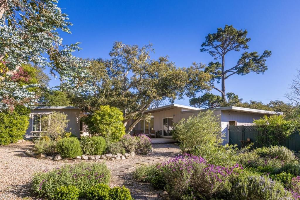 Image 26 of property listing at 25037 Valley Place, Carmel, CA 93923