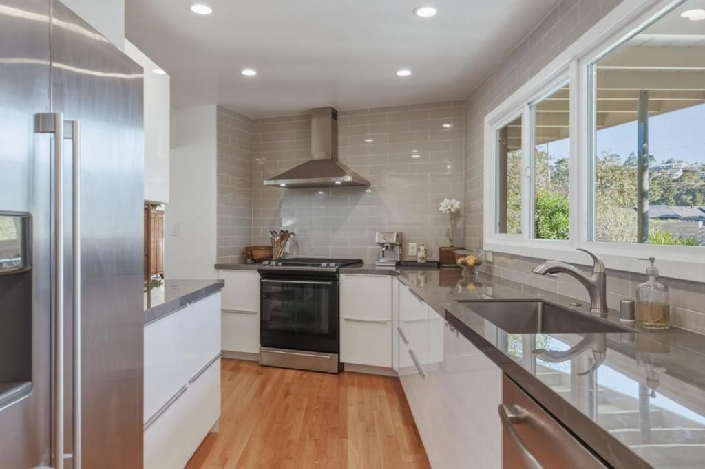 Image 6 of property listing at 25037 Valley Place, Carmel, CA 93923