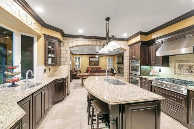 29345 Hacienda Ranch Court, Valencia, CA 91354