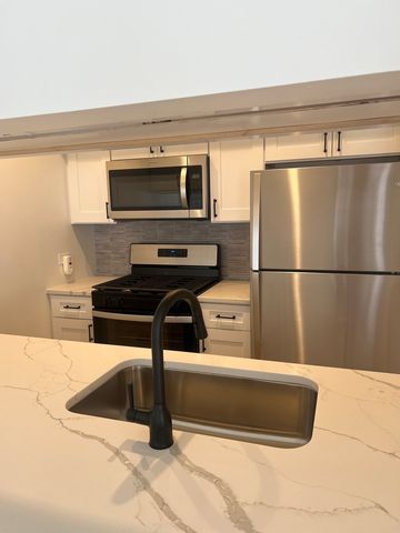 1146 Regency Drive, Schaumburg, IL 60193