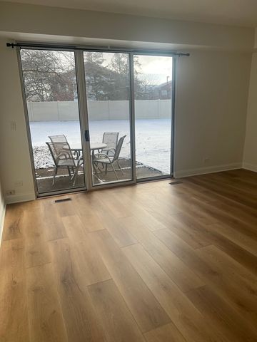 1146 Regency Drive, Schaumburg, IL 60193