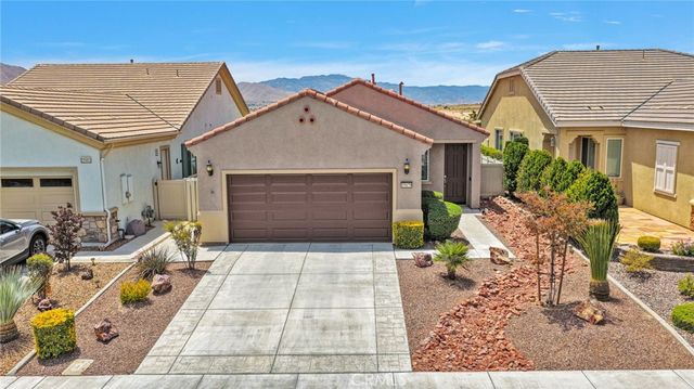 19459 Maple Creek, Apple Valley, CA 92308