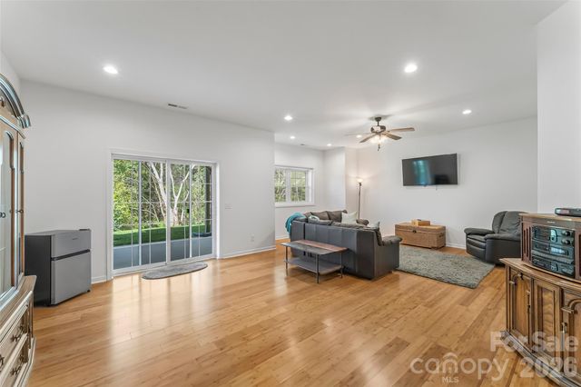6047 Chaucer Lane, Granite Falls, NC 28630