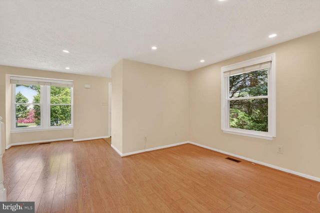 1754 SUNDANCE DR, Reston, VA 20194