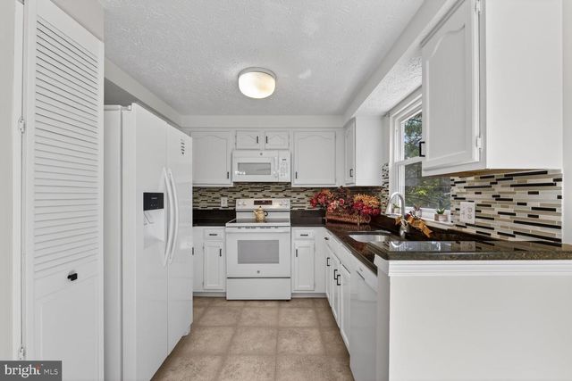 1754 SUNDANCE DR, Reston, VA 20194