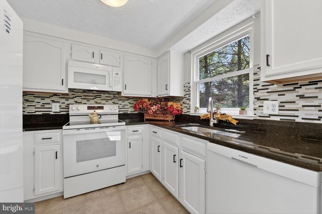1754 SUNDANCE DR, Reston, VA 20194