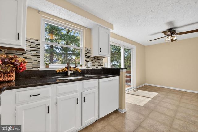 1754 SUNDANCE DR, Reston, VA 20194