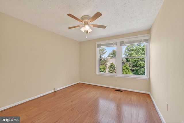 1754 SUNDANCE DR, Reston, VA 20194