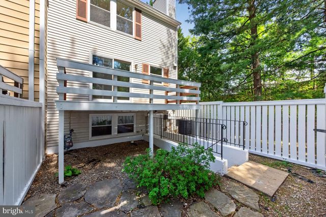 1754 SUNDANCE DR, Reston, VA 20194
