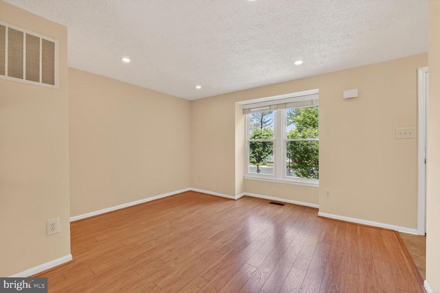 1754 SUNDANCE DR, Reston, VA 20194