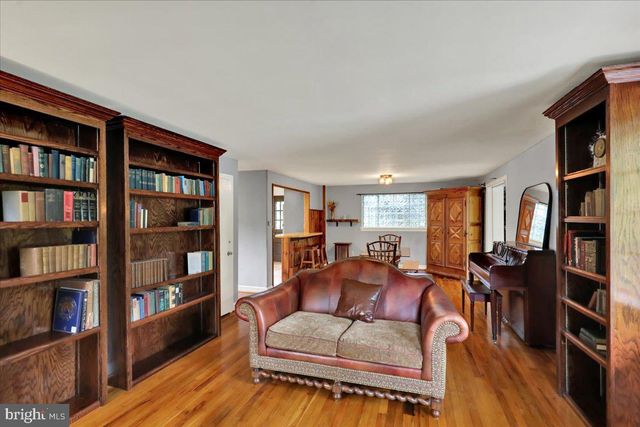 16 JACKSON DR, Lancaster, PA 17603