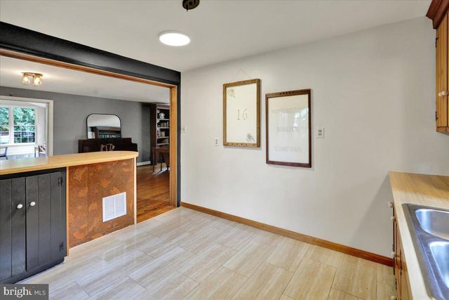 16 JACKSON DR, Lancaster, PA 17603