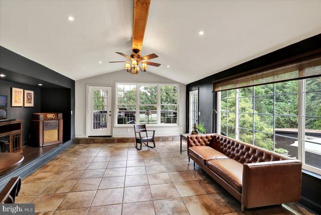 16 JACKSON DR, Lancaster, PA 17603