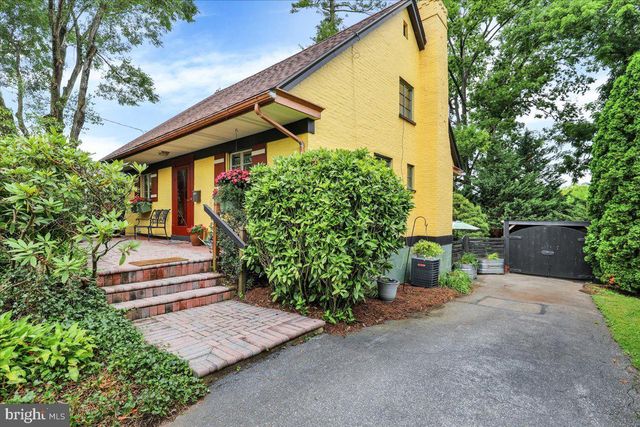 16 JACKSON DR, Lancaster, PA 17603