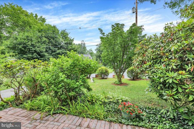 16 JACKSON DR, Lancaster, PA 17603