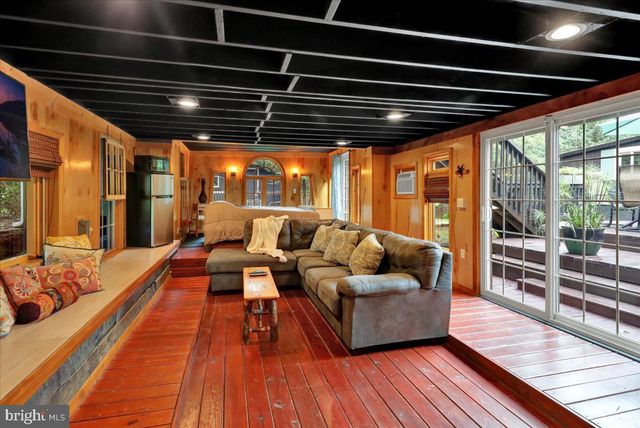 16 JACKSON DR, Lancaster, PA 17603