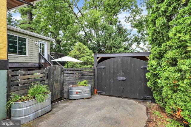 16 JACKSON DR, Lancaster, PA 17603