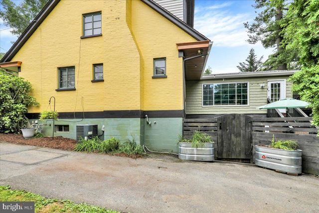 16 JACKSON DR, Lancaster, PA 17603