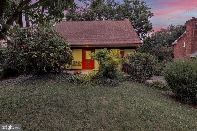 16 JACKSON DR, Lancaster, PA 17603